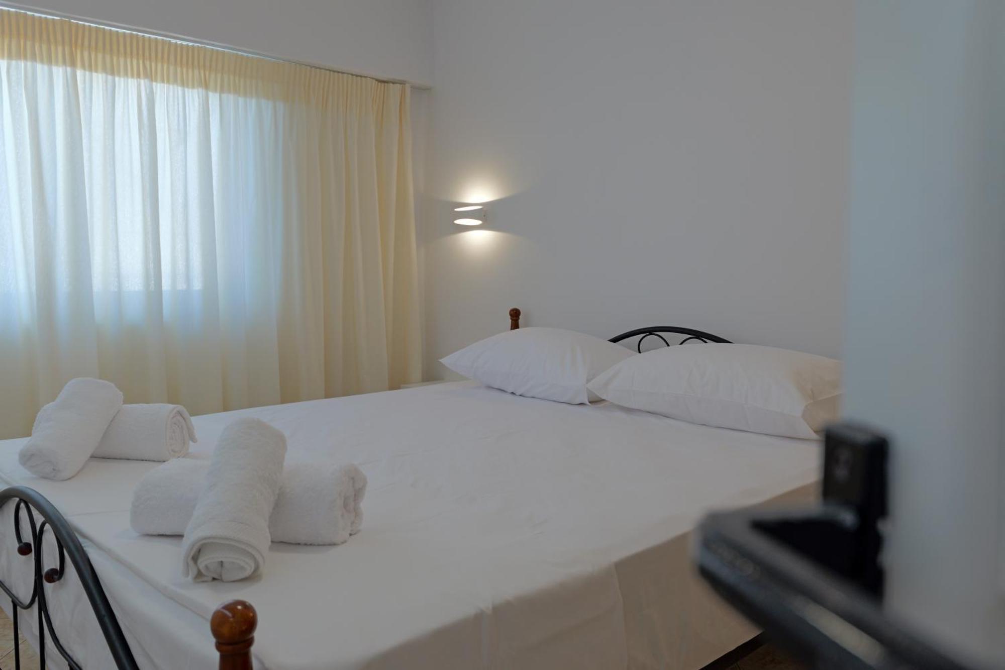 Livia'S Guesthouse Ksamil Eksteriør bilde