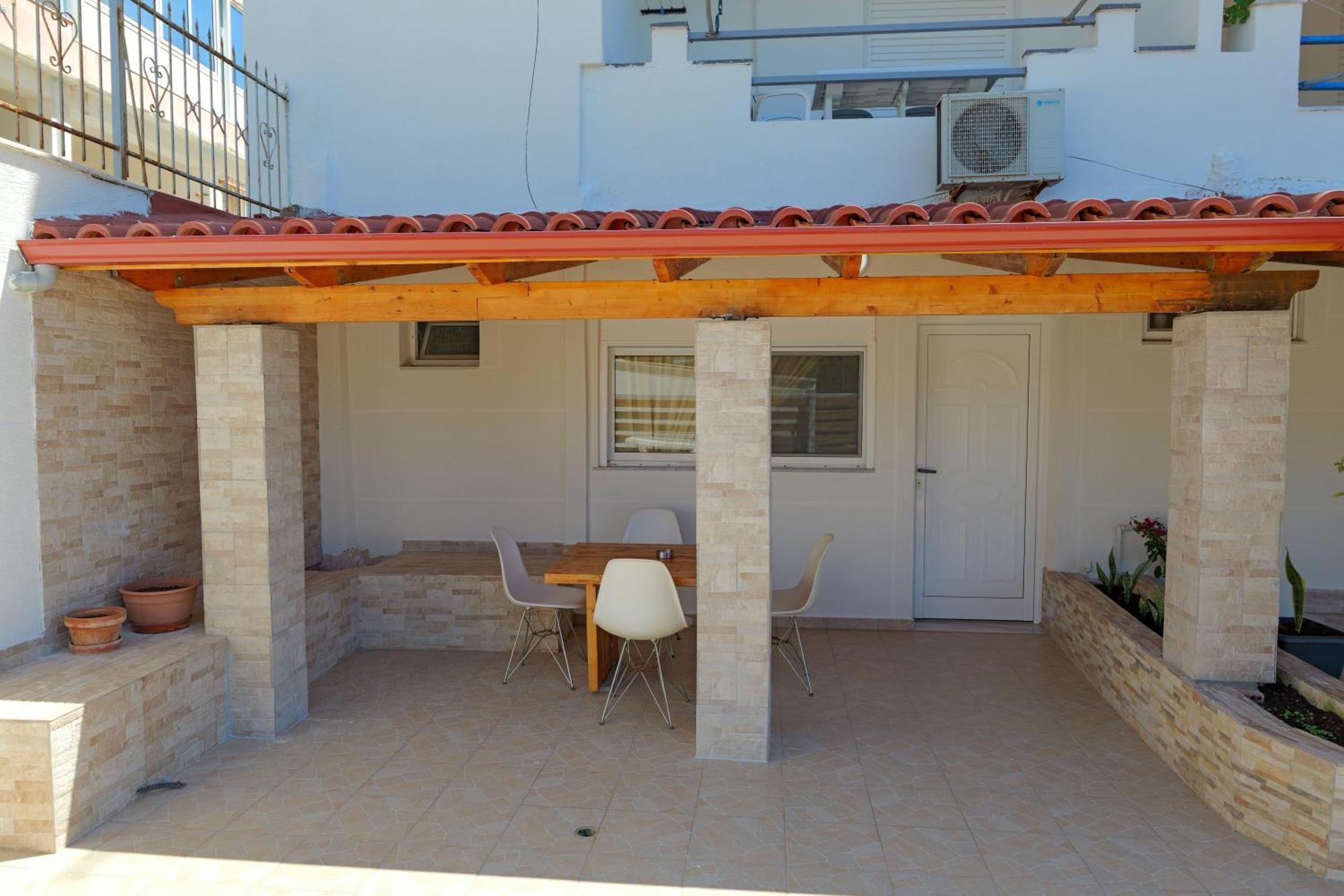Livia'S Guesthouse Ksamil Eksteriør bilde