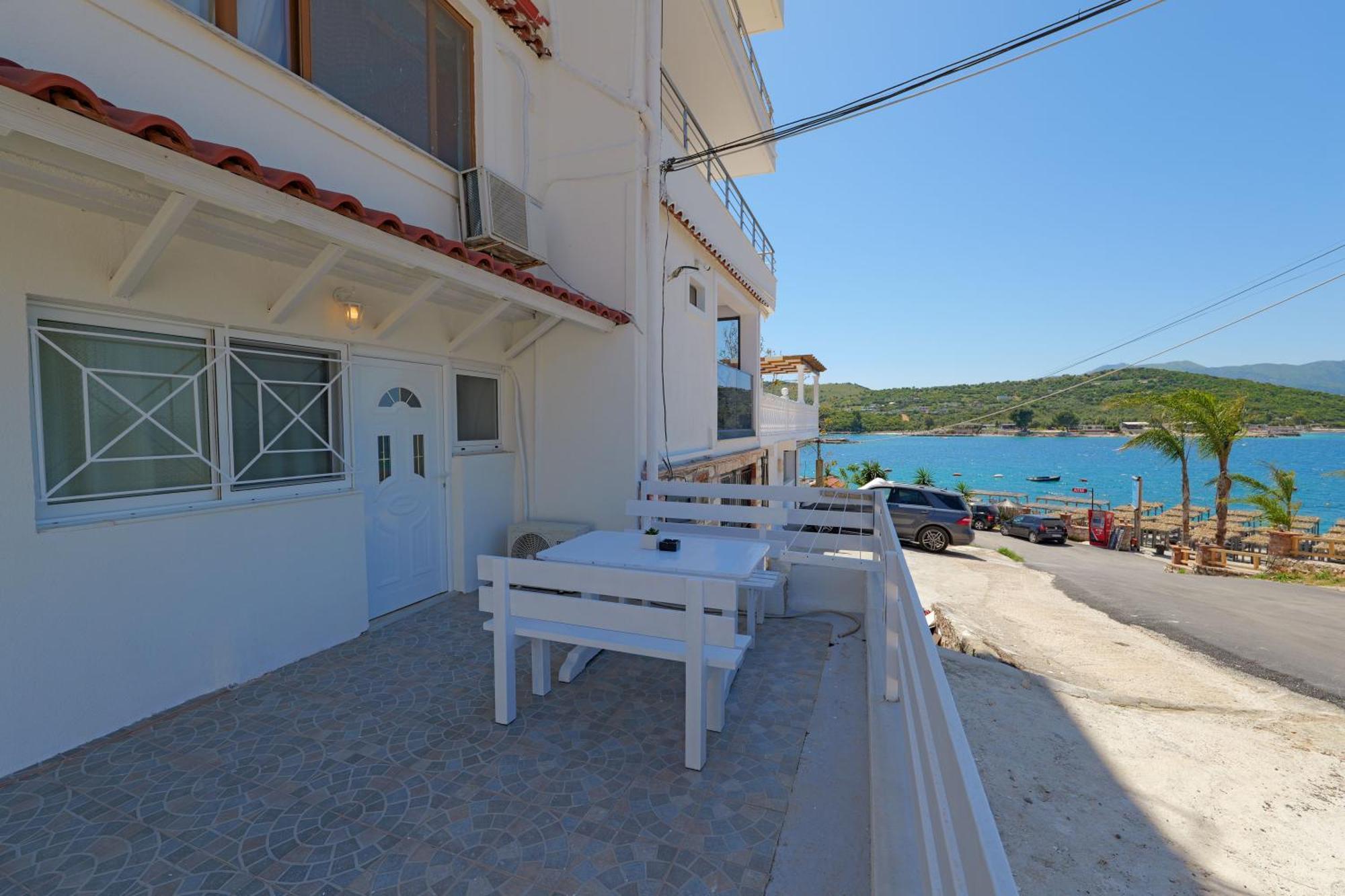 Livia'S Guesthouse Ksamil Eksteriør bilde