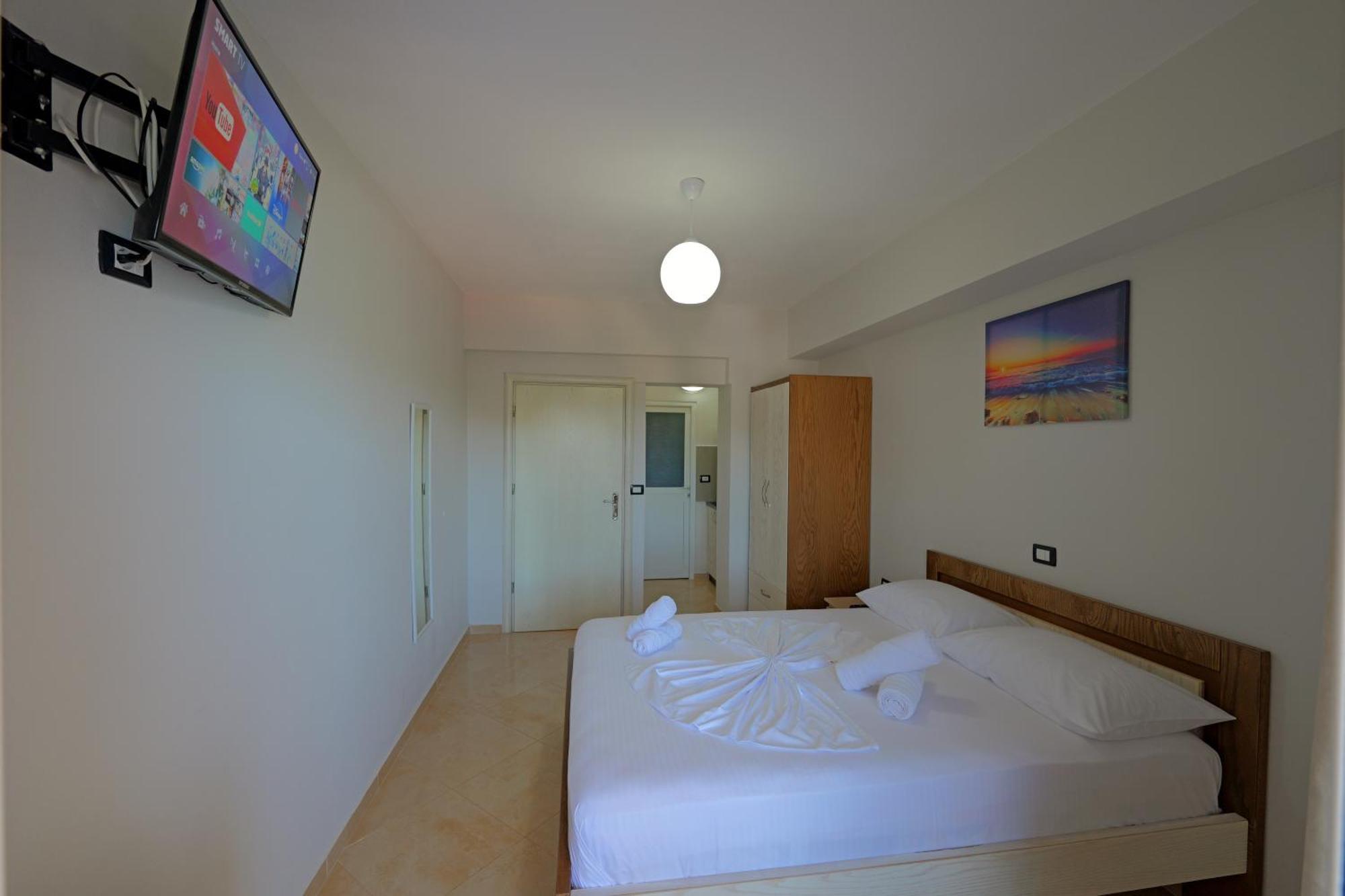 Livia'S Guesthouse Ksamil Eksteriør bilde