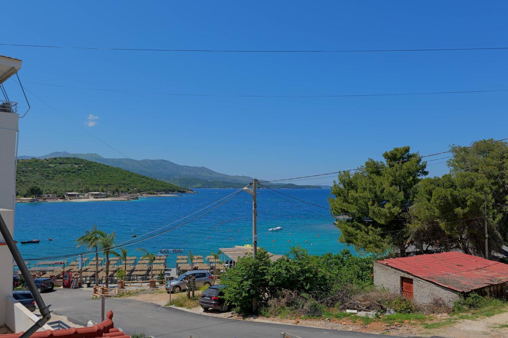 Livia'S Guesthouse Ksamil Eksteriør bilde