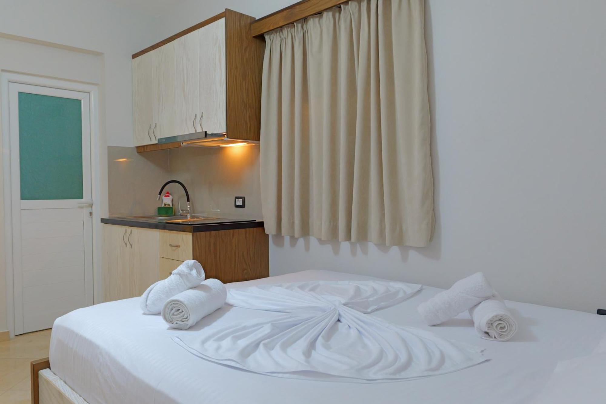 Livia'S Guesthouse Ksamil Eksteriør bilde