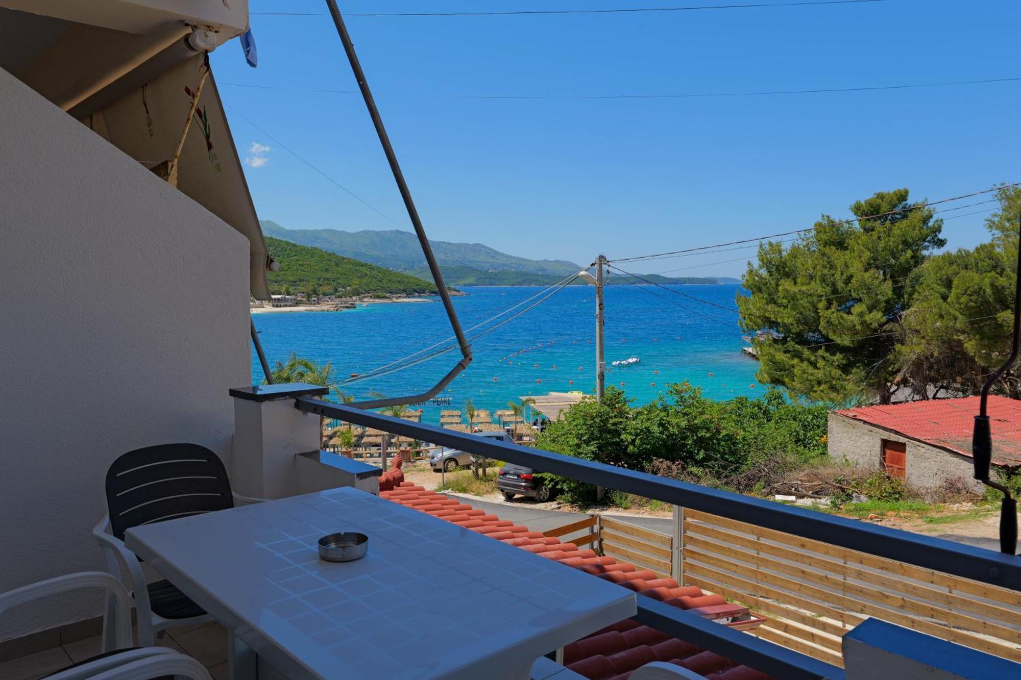 Livia'S Guesthouse Ksamil Eksteriør bilde
